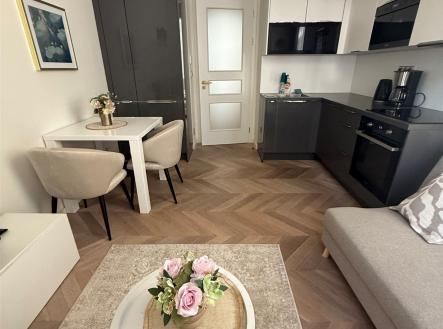 . | Pronájem bytu, 2+kk, 38 m²