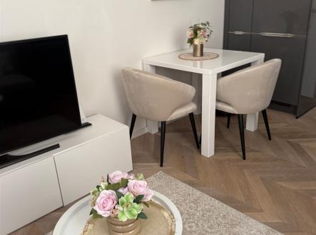 . | Pronájem bytu, 2+kk, 38 m²