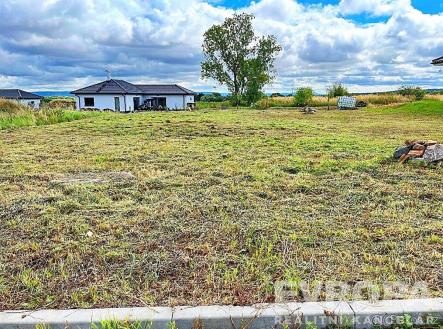 . | Prodej - pozemek pro bydlení, 898 m²