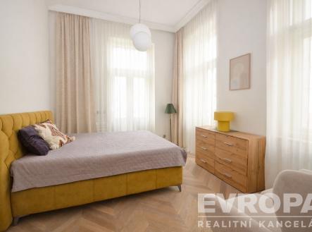 . | Pronájem bytu, 2+kk, 69 m²