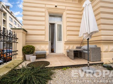 . | Pronájem bytu, 2+kk, 69 m²