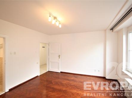 . | Pronájem bytu, 2+kk, 39 m²