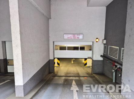 . | Pronájem - malý objekt/garáž