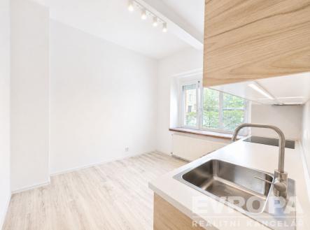 . | Pronájem bytu, 2+1, 56 m²