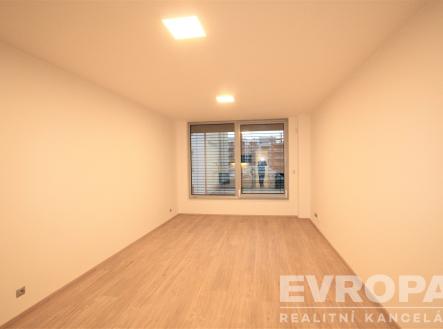 . | Pronájem bytu, 1+kk, 34 m²
