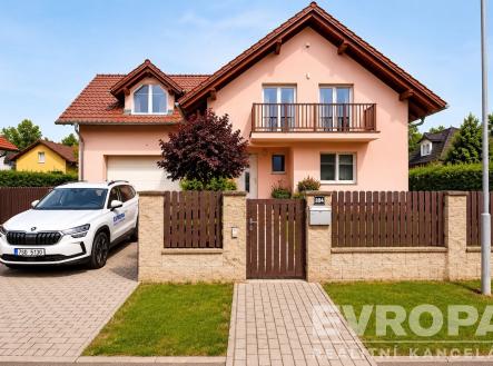 . | Pronájem - dům/vila, 200 m²