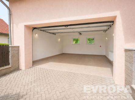 . | Pronájem - dům/vila, 200 m²