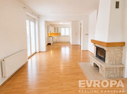 . | Pronájem - dům/vila, 200 m²