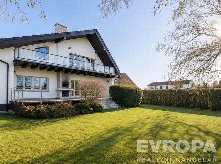 . | Pronájem - dům/vila, 350 m²