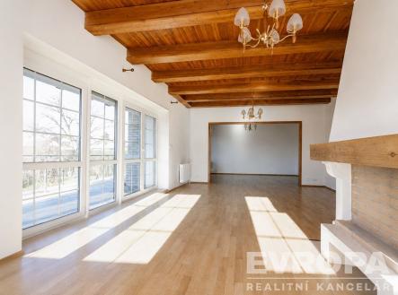 . | Pronájem - dům/vila, 350 m²