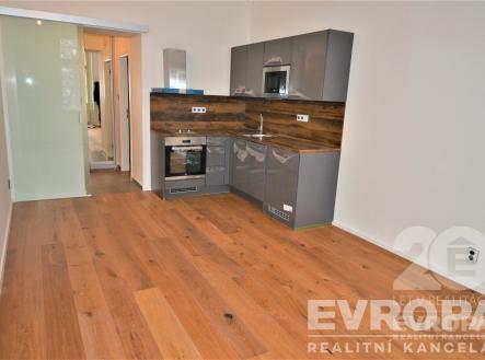 . | Pronájem bytu, 1+kk, 32 m²
