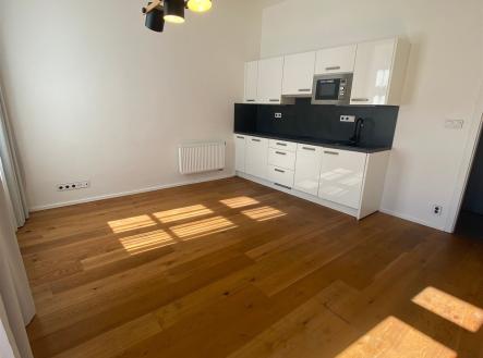 . | Pronájem bytu, 1+kk, 32 m²