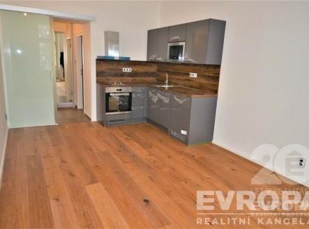 . | Pronájem bytu, 1+kk, 34 m²