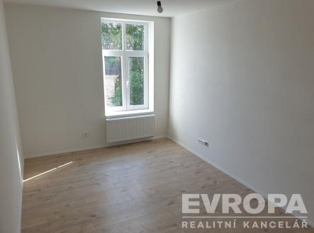 . | Pronájem bytu, 1+kk, 27 m²