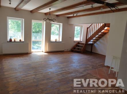 . | Pronájem - dům/vila, 253 m²