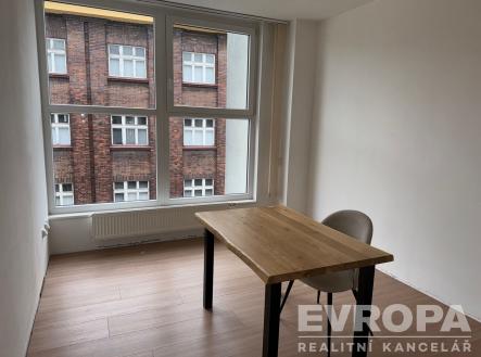 . | Pronájem - kanceláře, 12 m²