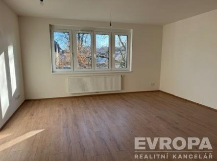 . | Pronájem bytu, 1+kk, 40 m²