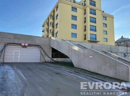 . | Pronájem - malý objekt/garáž