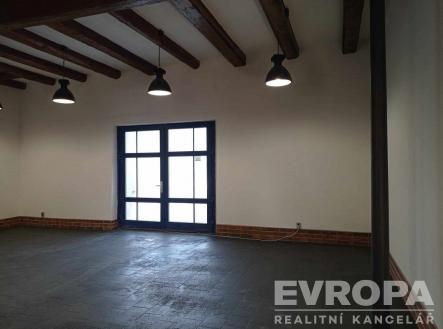 . | Pronájem - skladovací prostor, 520 m²