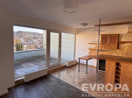 . | Pronájem bytu, 2+kk, 1 800 m²