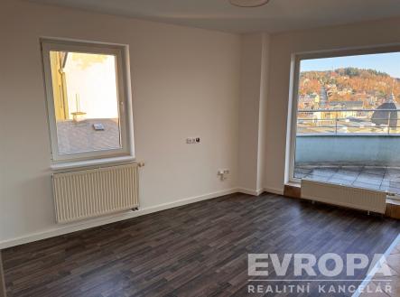 . | Pronájem bytu, 2+kk, 1 800 m²