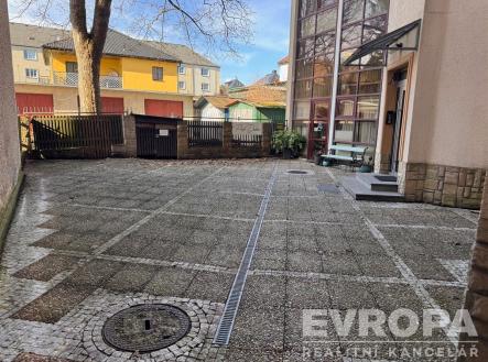 . | Pronájem - kanceláře, 520 m²