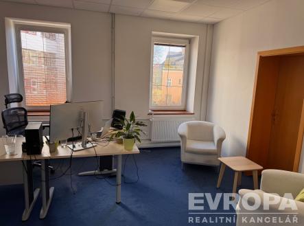 . | Pronájem - kanceláře, 520 m²
