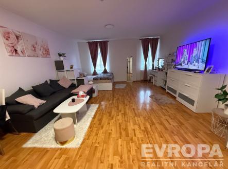 . | Pronájem bytu, 1+kk, 38 m²