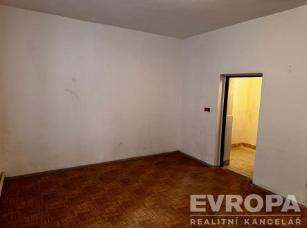 . | Pronájem bytu, 1+kk, 35 m²