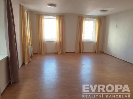 . | Pronájem bytu, garsoniéra, 39 m²