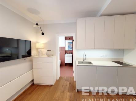 kuchyňka | Pronájem bytu, 1+kk, 21 m²