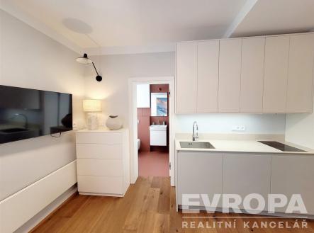 kuchyňka | Pronájem bytu, 1+kk, 21 m²