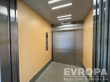  Nákladní výtah | Pronájem - skladovací prostor, 900 m²