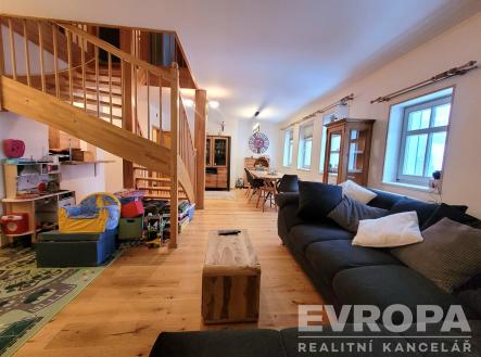 . | Pronájem bytu, 3+kk, 105 m²