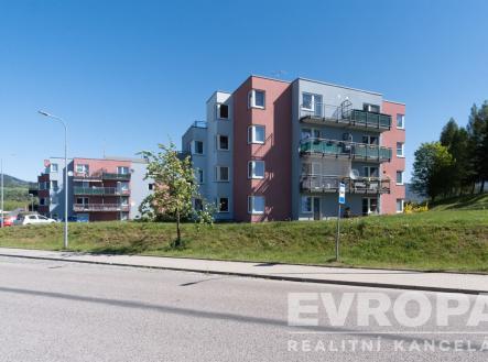 Pohled na dům | Prodej bytu, 2+kk, 56 m²