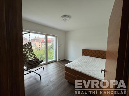 . | Pronájem bytu, 4+kk, 122 m²