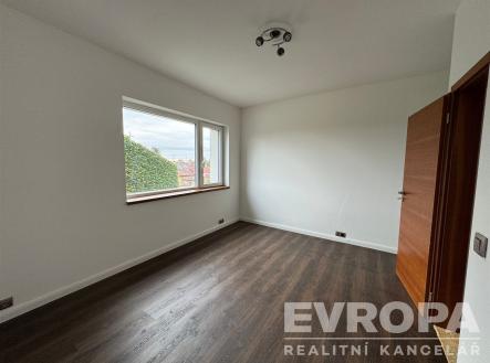 . | Pronájem bytu, 4+kk, 122 m²