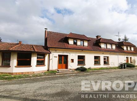 objekt | Pronájem - dům/vila, 302 m²