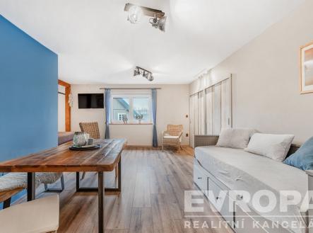pokoj (patro) | Prodej - dům/vila, 460 m²