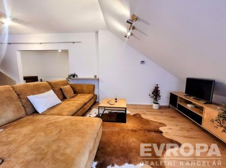 . | Pronájem bytu, 2+kk, 84 m²