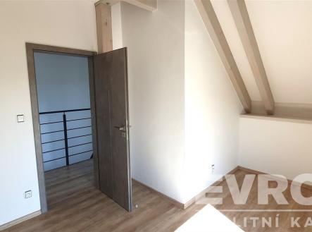 . | Pronájem - dům/vila, 79 m²