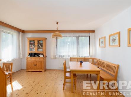 jídelna | Prodej - dům/vila, 300 m²
