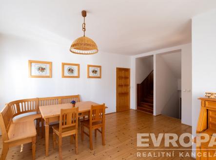 jídelna | Prodej - dům/vila, 300 m²