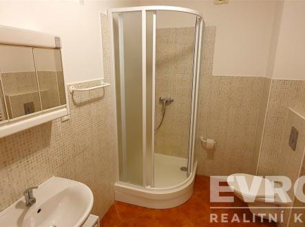 . | Pronájem bytu, 1+kk, 32 m²