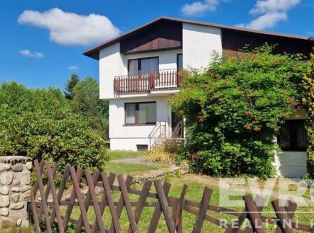 . | Prodej - dům/vila, 300 m²