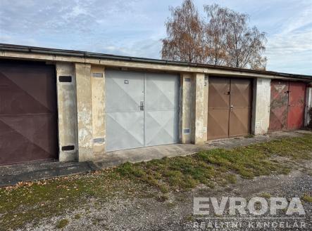 . | Pronájem - malý objekt/garáž