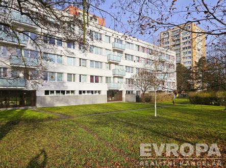 Pohled na dům | Prodej bytu, 1+1, 28 m²