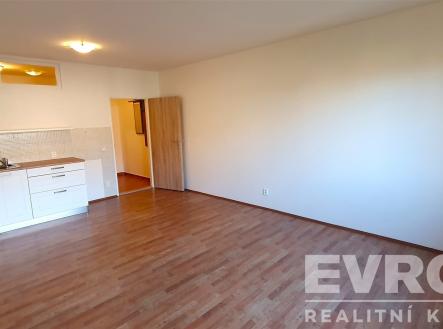 . | Pronájem bytu, 1+kk, 32 m²