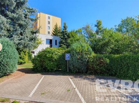 . | Pronájem bytu, 1+kk, 32 m²