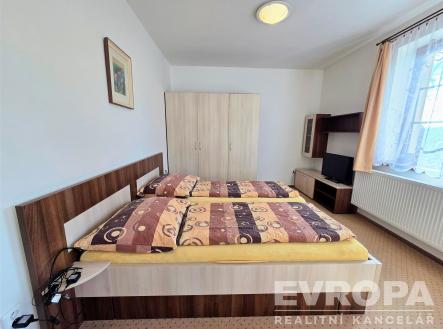 . | Pronájem bytu, 1+kk, 32 m²